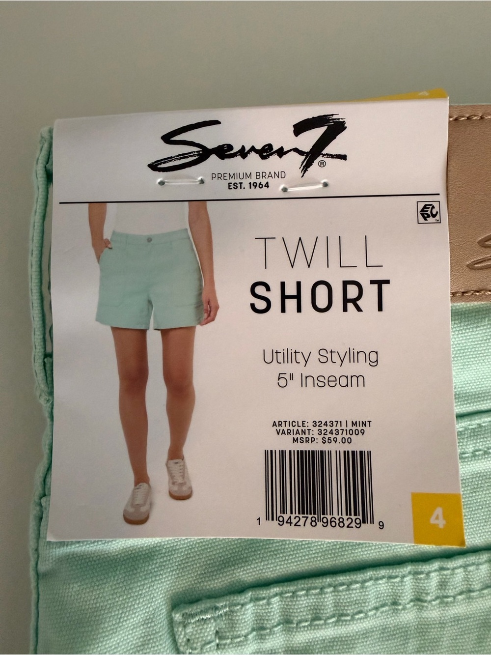 Seven7 Mint Twill Shorts - Women's Utility 5" Inseam